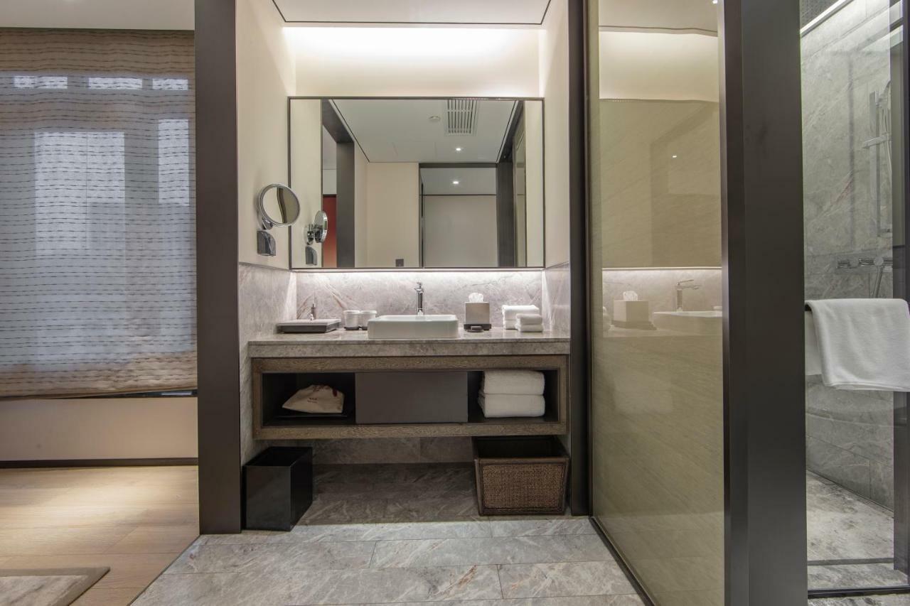Hotel Joya Xujiahui 5*